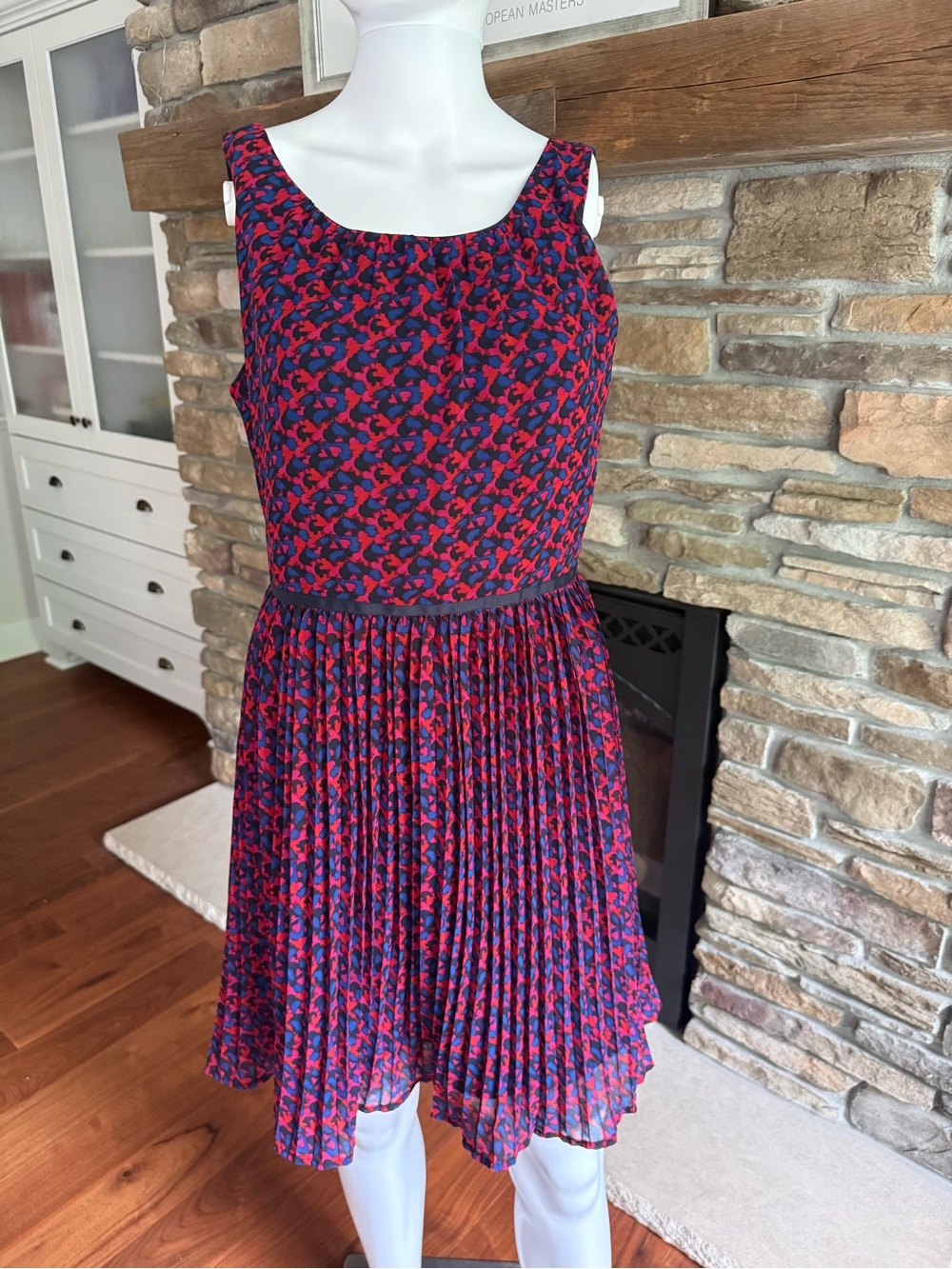 GAP Sleeveless Pleated Dress
